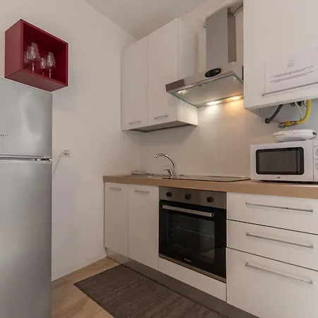 Residenza Capriolo 28 - F&l Апартаменти *
