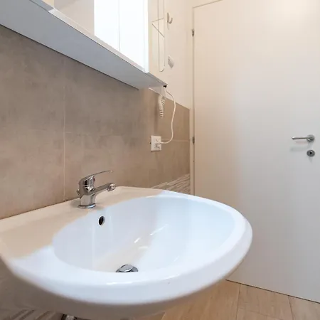Апартаменти Residenza Capriolo 28 - F&l *