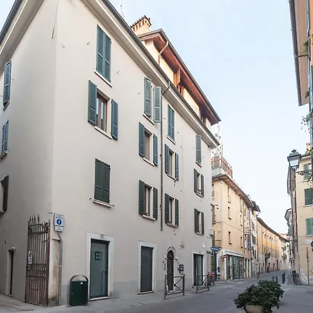 Апартаменти Residenza Capriolo 28 - F&l *